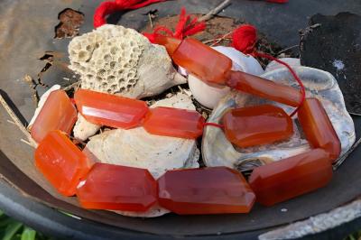 Chalcedony, Tomato, Flat Slice, 18 mm